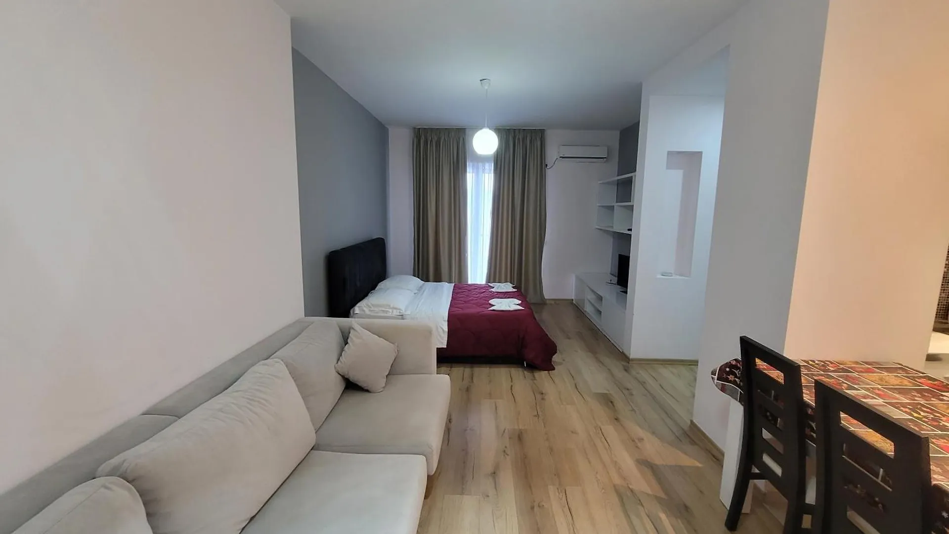 Haris Hotel Vlore 3*,  Albania
